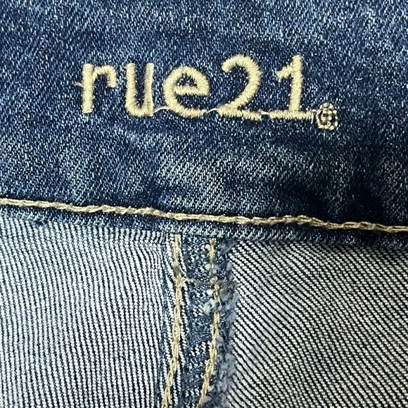 Forever 21 High Rise Shortie Denim Short Frayed Hem Distressed Button Up Size 16 - Picture 6 of 7